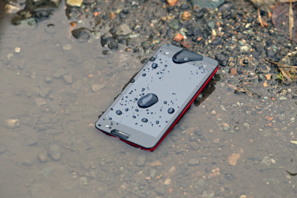 スマートフォン・タブレットの水没修理のことなら、X-repairにお任せください!
