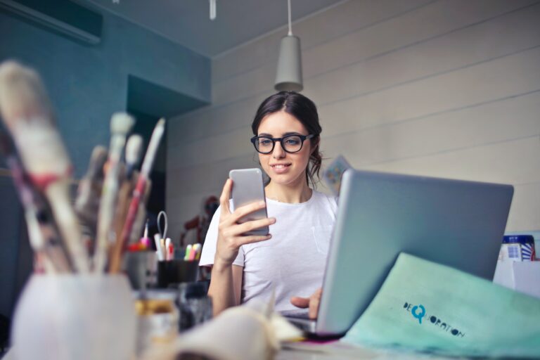 スマートフォン修理なら、X-repairにお任せください!