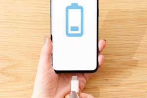スマートフォン・タブレットのバッテリー交換 スマートフォン・タブレットのバッテリー交換ならX-repairにお任せください!